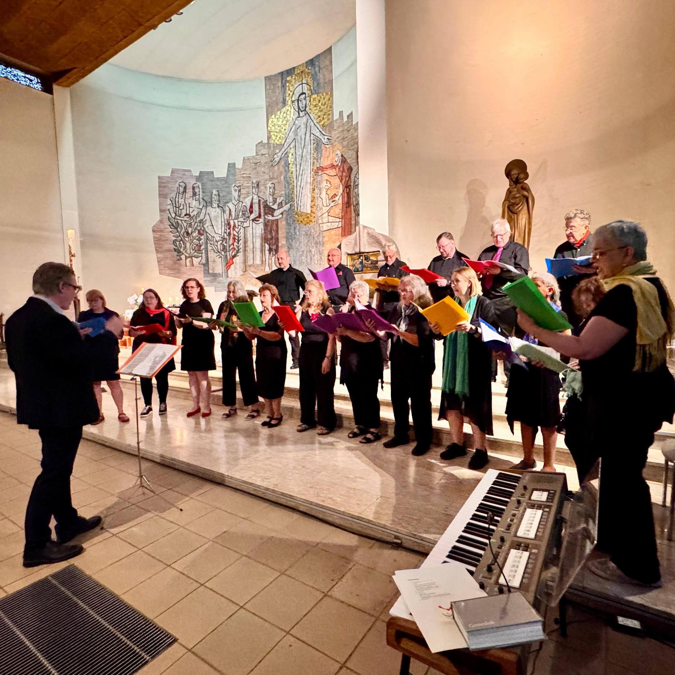 Chor Swing Low in der Kirche St. Konrad