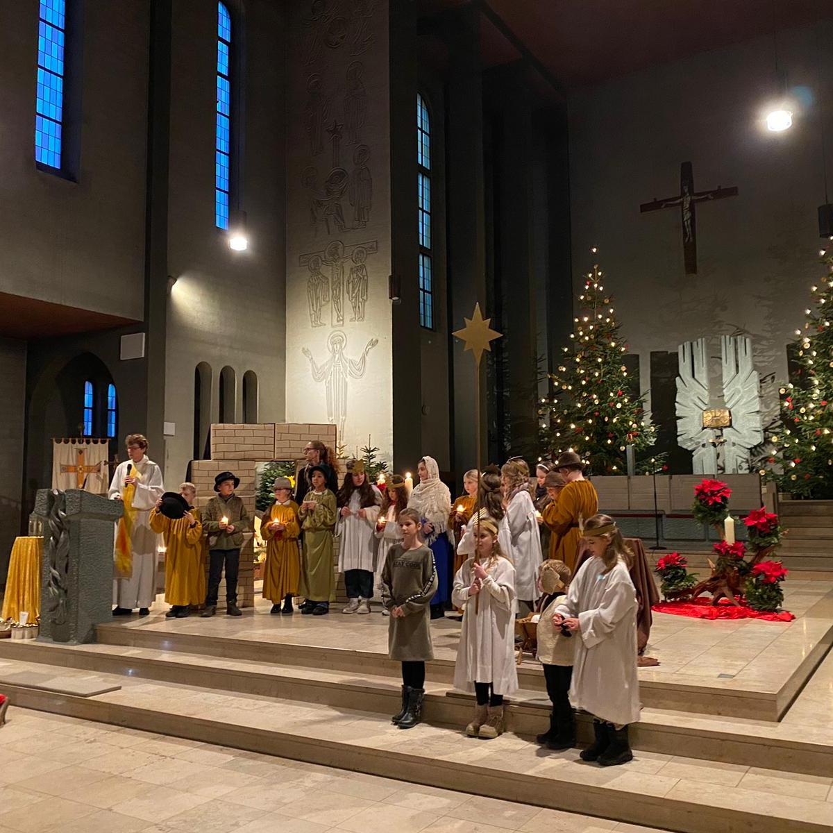 Wortgottes-Feier mit Krippenspiel am Heiligabend in der Pfarrkirche St. Josef