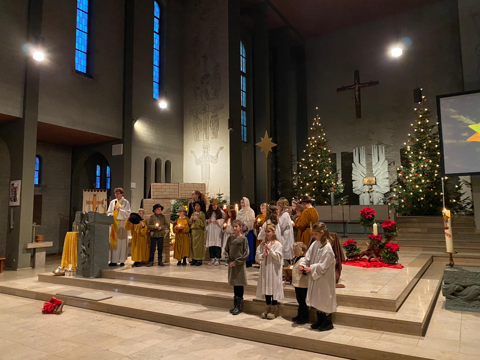 Wortgottes-Feier mit Krippenspiel am Heiligabend in der Pfarrkirche St. Josef