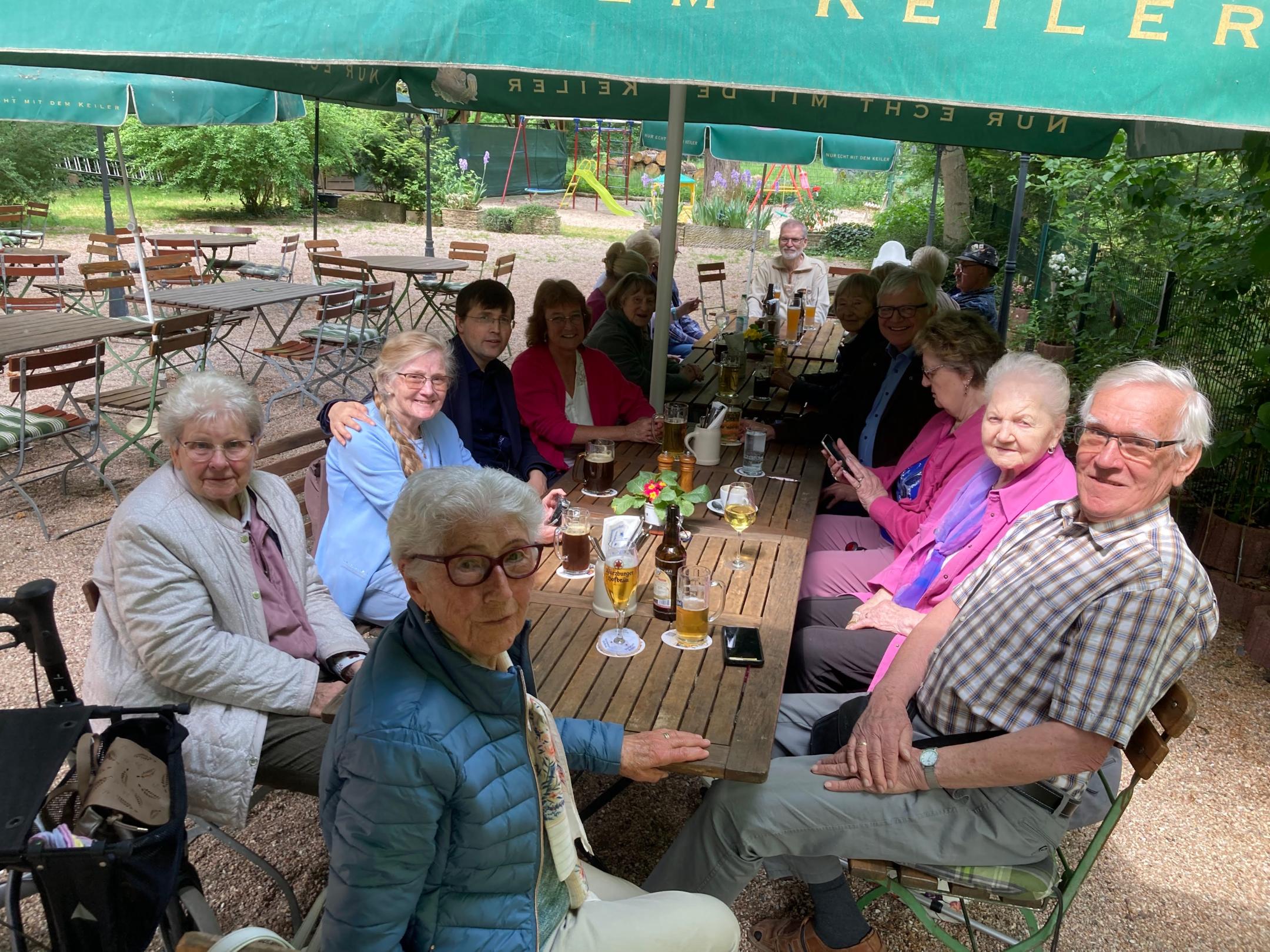 Ausflug zur Liebfaruenheide am 21.05.2025 - Kaffeetrinken im Anschluss