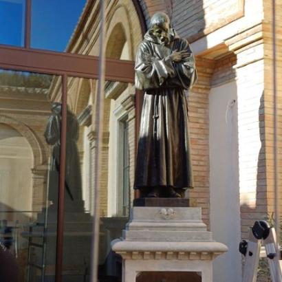 Statue Franziskus