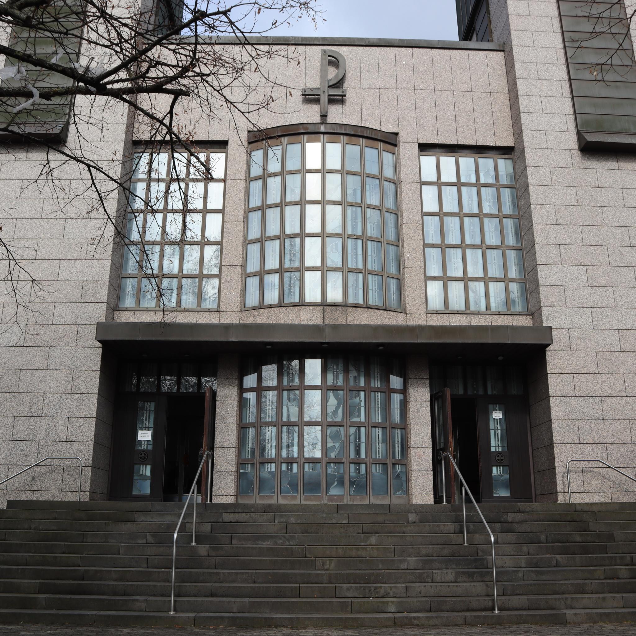 St. Albertus, außen nah