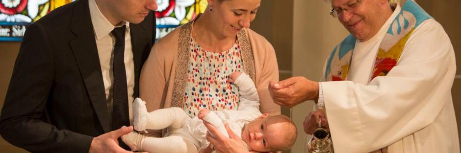 Taufe eines Neugeborenen