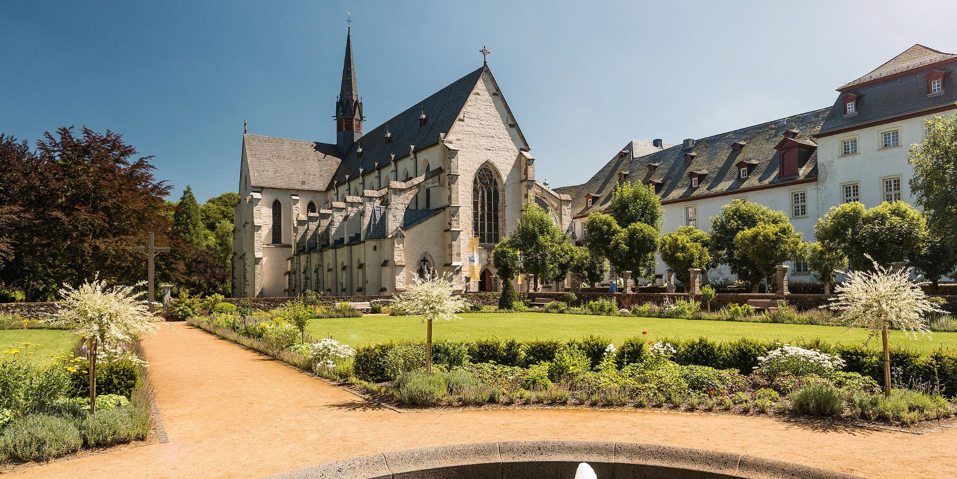 csm_Westerwald_Zisterzienserabtei-Marienstatt_Streithausen_Klostergarten_Ketz_WTS_6523_Gold_9df4743ecc