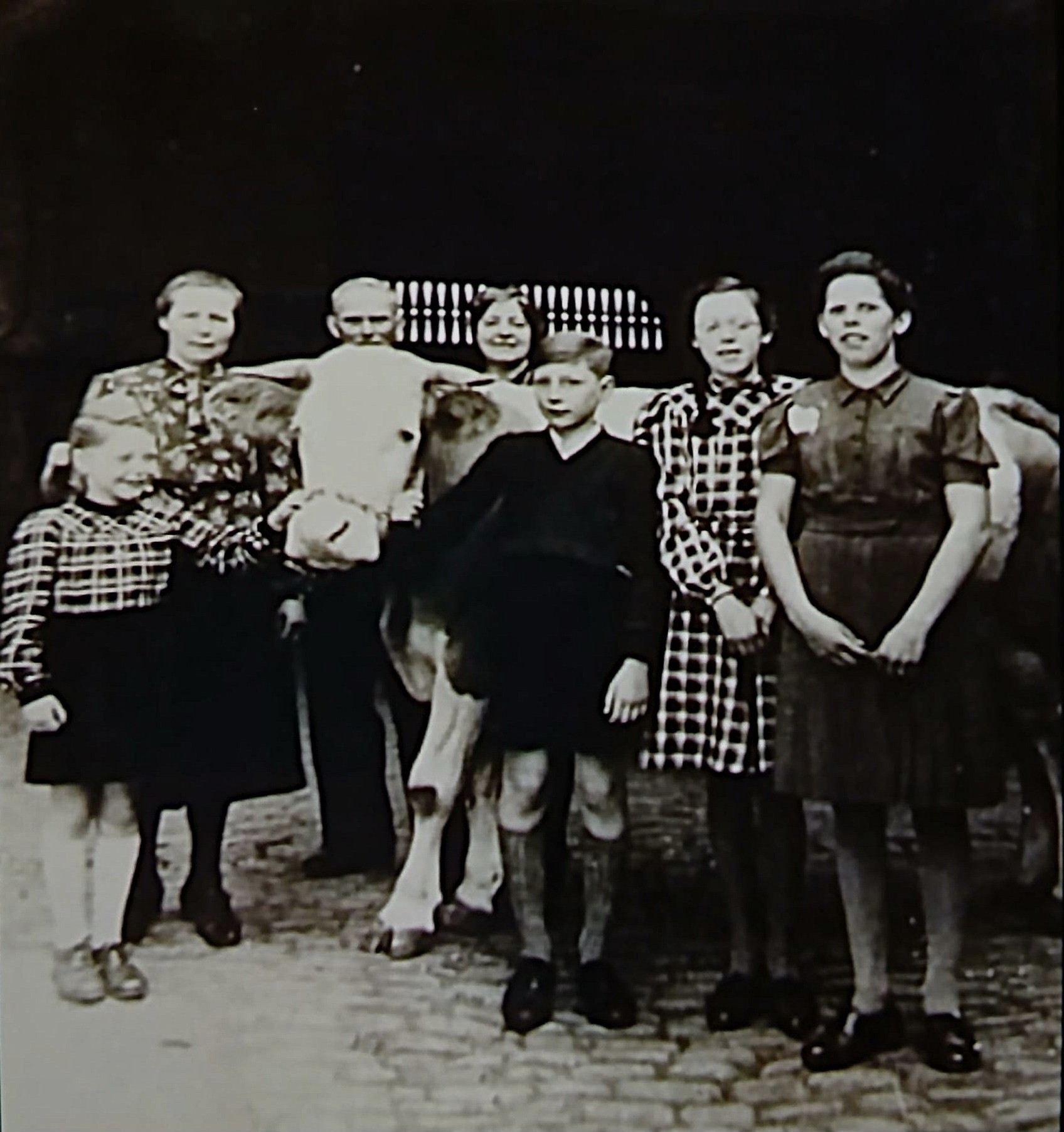 altes schwarz-weiß Familienfoto aus dem Jahr 1943 in Ober-Mörlen