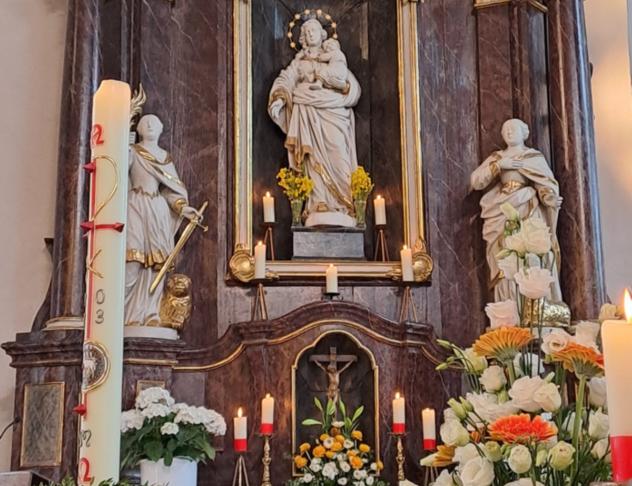 Marienaltar in der Kirche Sankt Gallus in Rockenberg