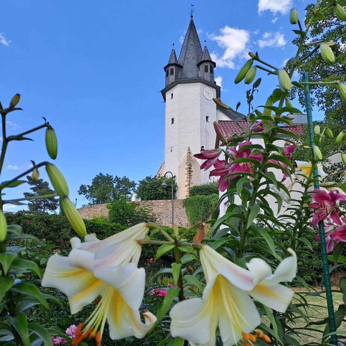 Turm der Kirche Sankt Gallus in Rockenberg