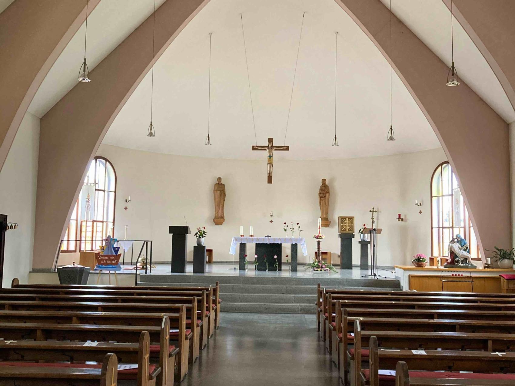 Chorraum der Kirche Mariä Himmelfahrt Gambach.