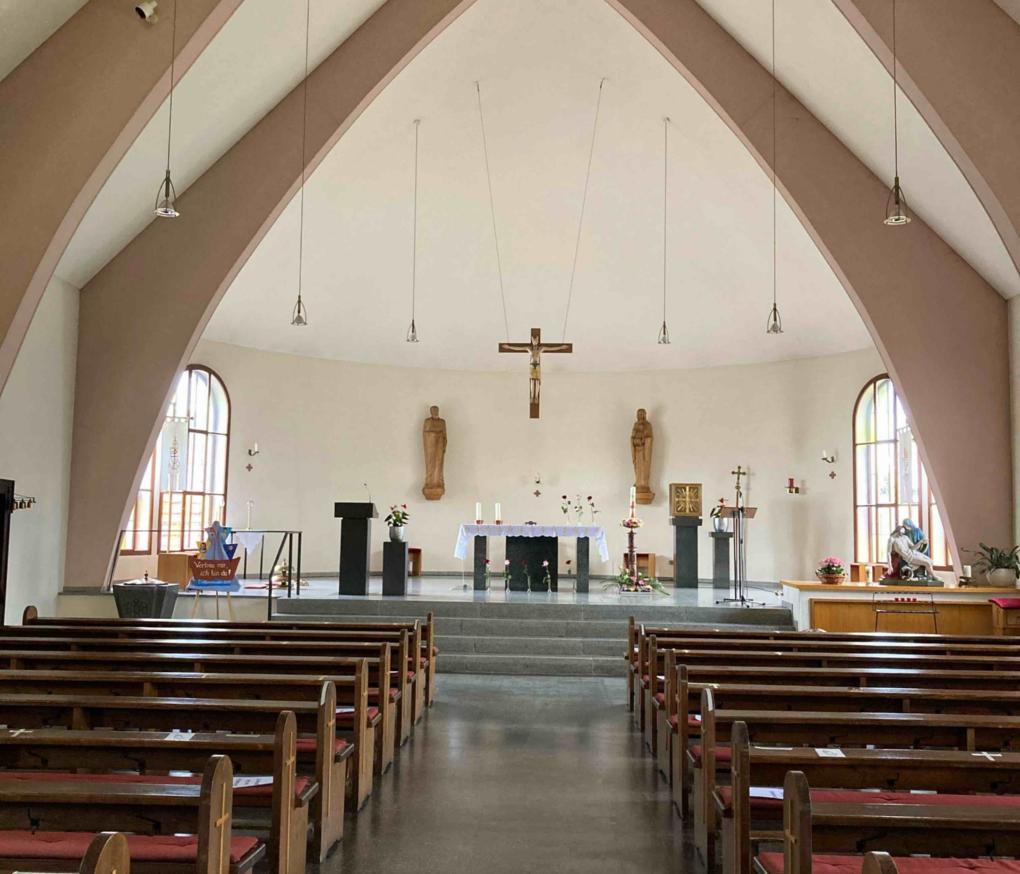 Chorraum der Kirche Mariä Himmelfahrt Gambach.