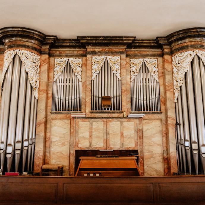 Orgel in der Kirche Maria Himmelfahrt Nieder-Mörlen