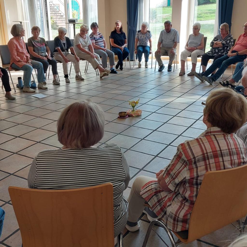 Seniorennachmittag September 2026 mit Stuhlyoga