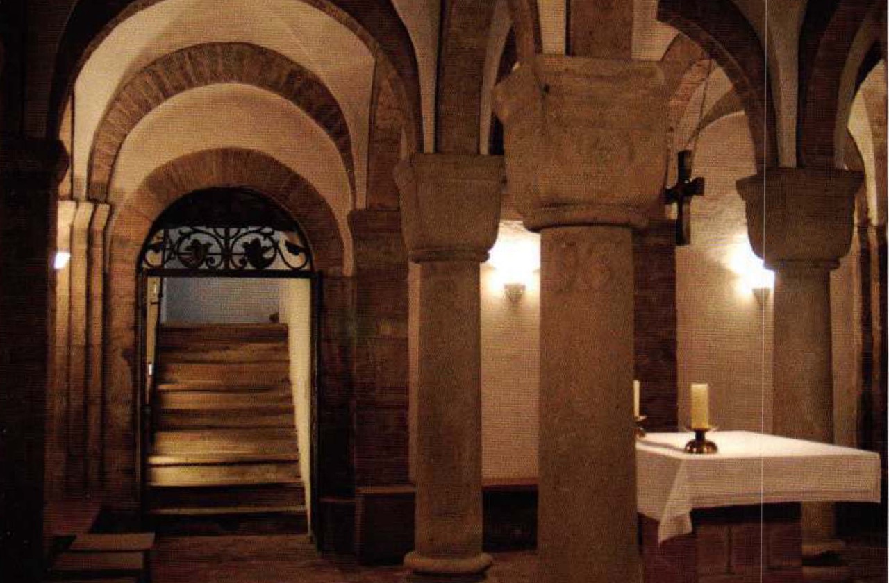 KIR_BIN_Basilika_19_Eingang zur Krypta