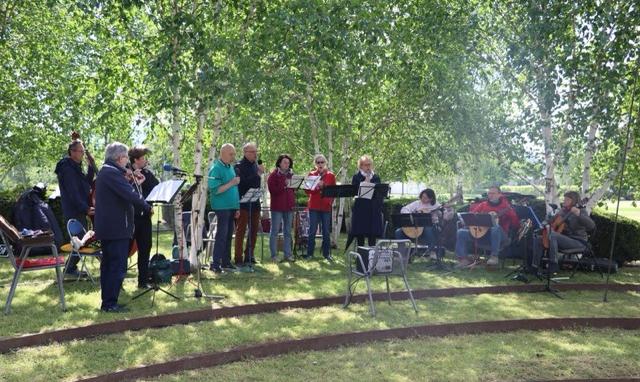 Musikgruppe Hallel, Bingen, Auftritt