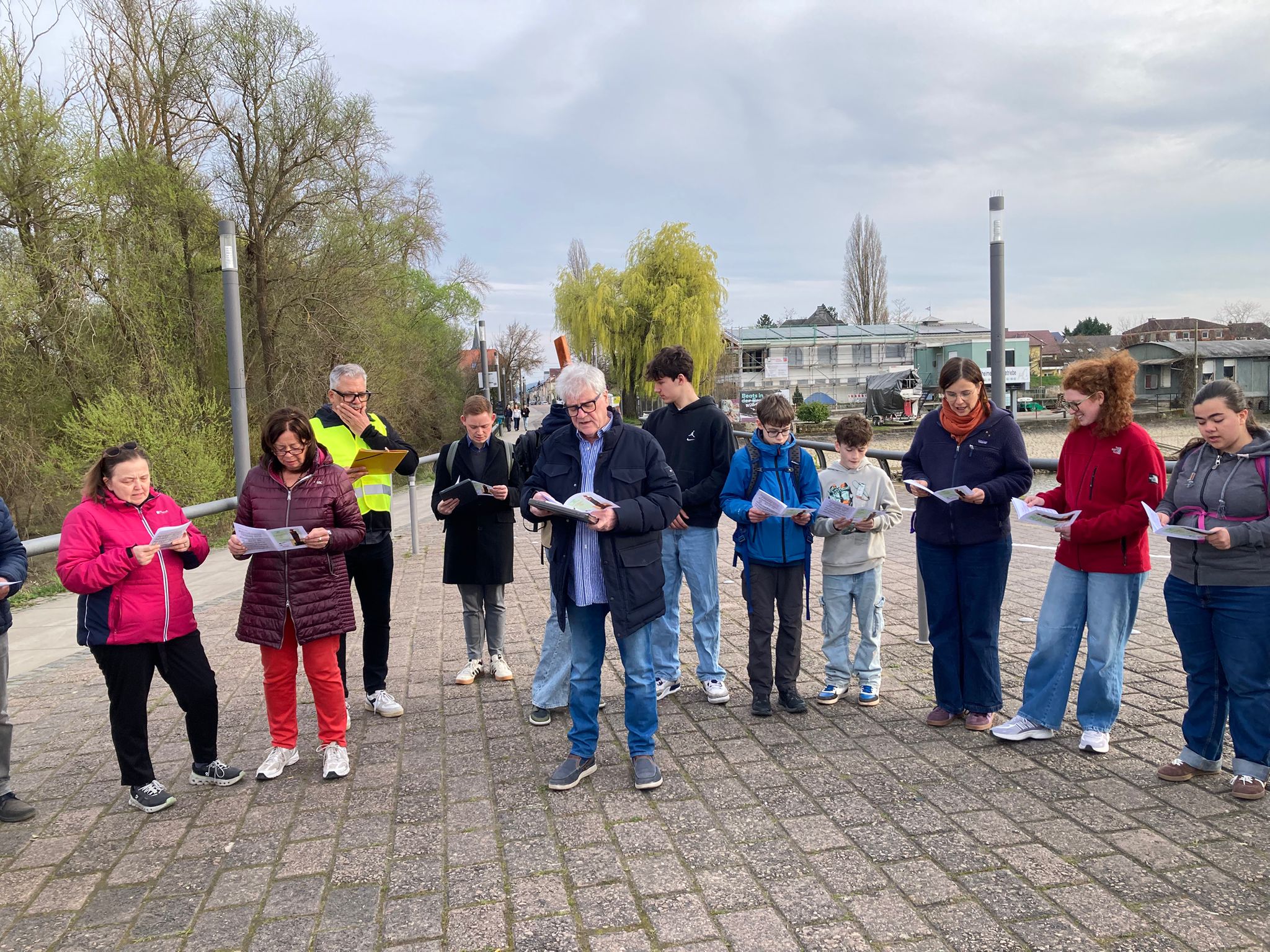 Ökumenischer Kreuzweg 2026 durch Frei-Weinheim