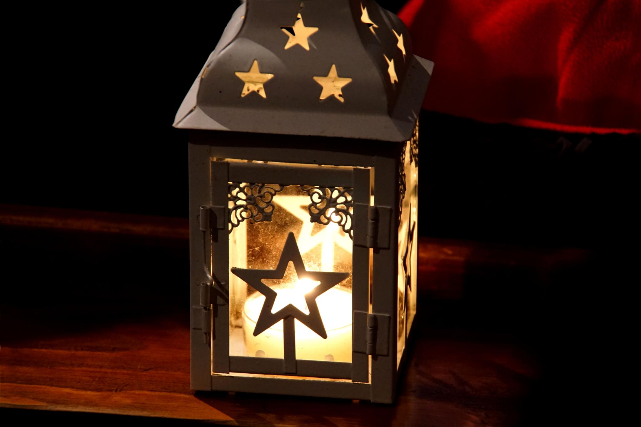 Laterne mit Friedenslicht aus Bethlehem