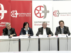 Bistumsleitung während der Pressekonferenz am 8. März 2023