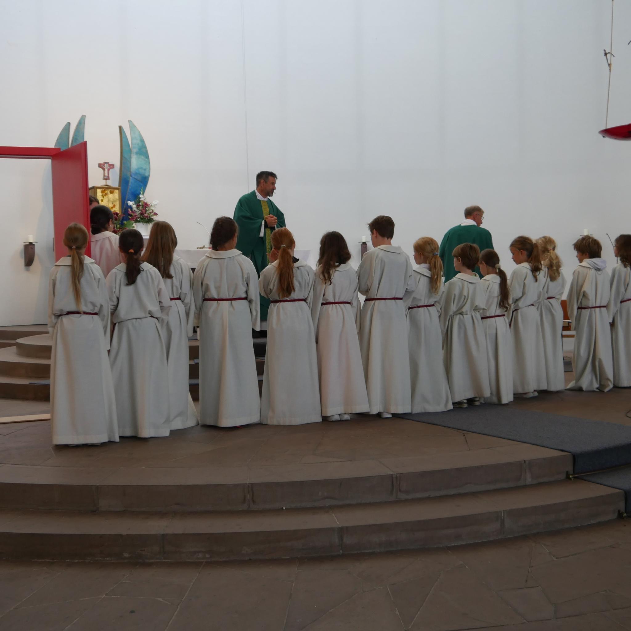 Neue Ministrant:innen 2025 in Canisius