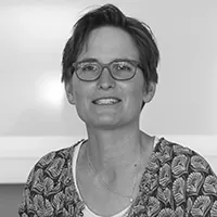 Stefanie_Palme-1-1-zoom-sw-web-Foto-Genthe