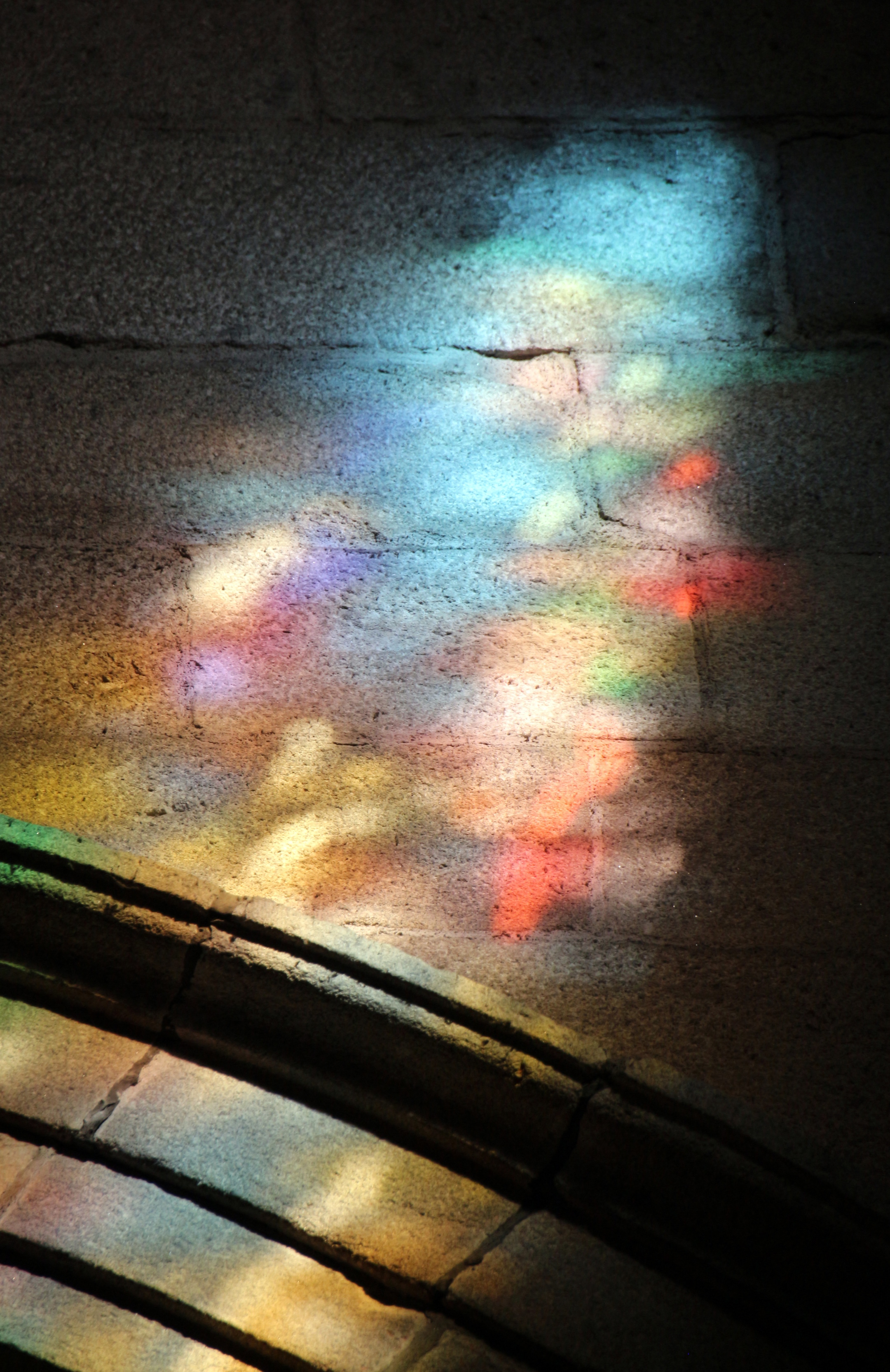 Lichtspiegelungen Kirchenfenster