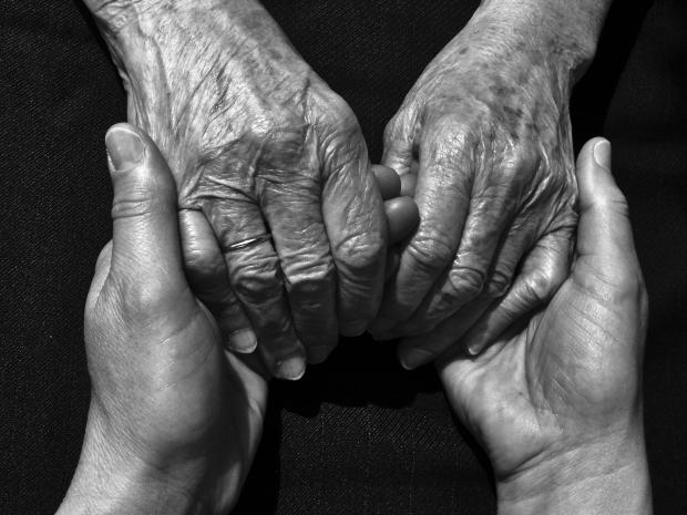 Alt und Jung - Helfende Hände