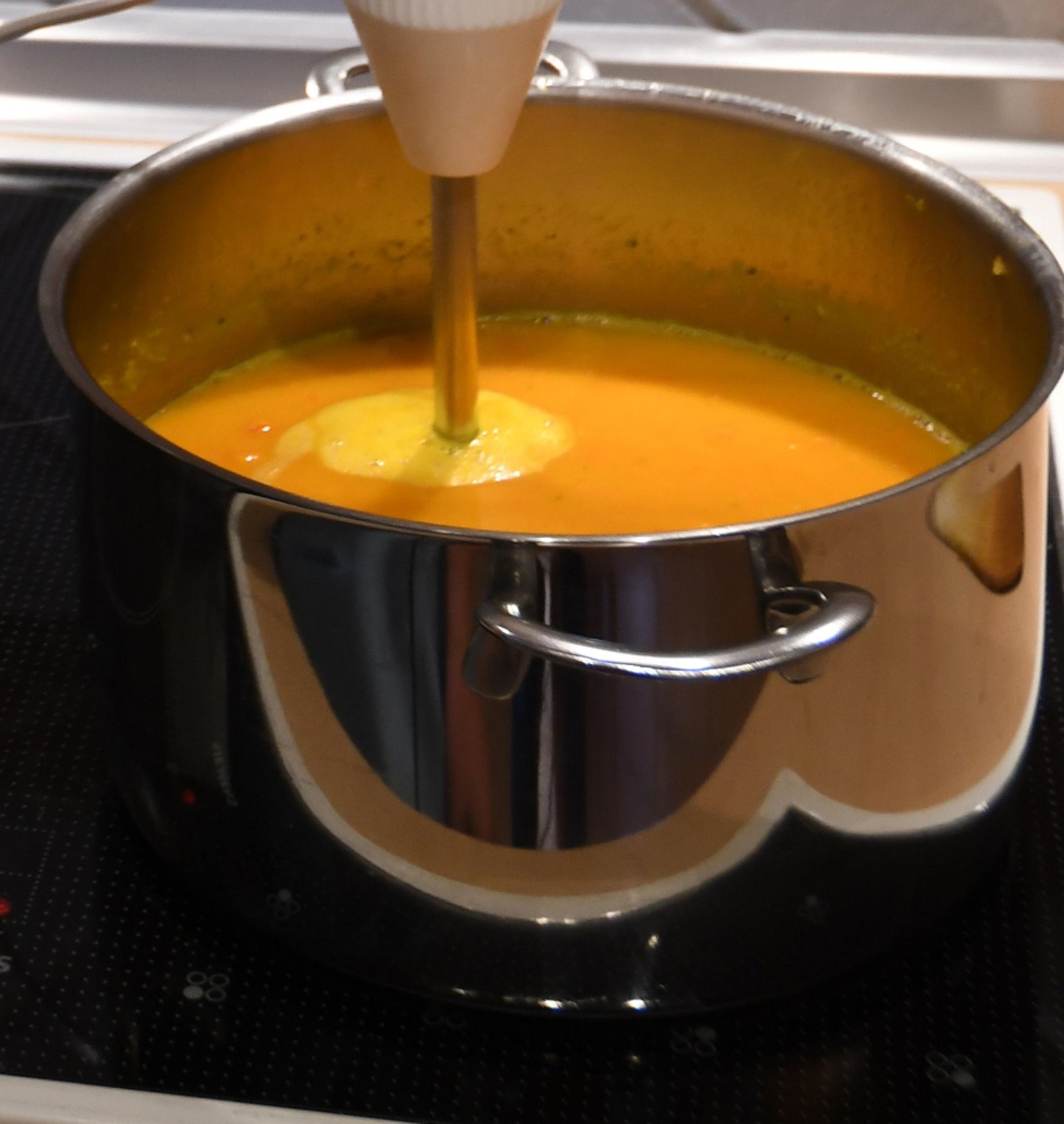 schritt_9_suppe_puerieren_by_ronja_goj_pfarrbriefservice