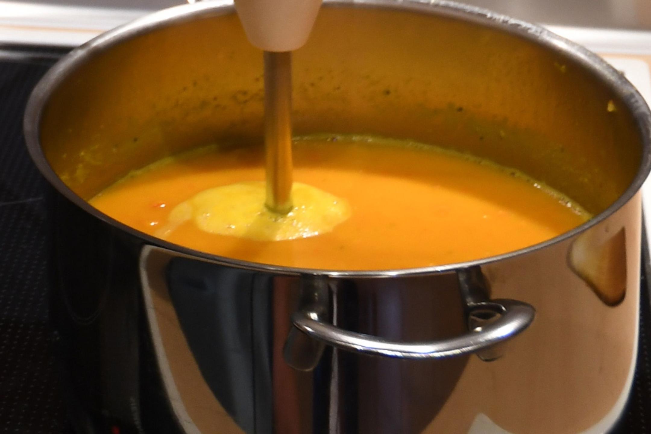 schritt_9_suppe_puerieren_by_ronja_goj_pfarrbriefservice