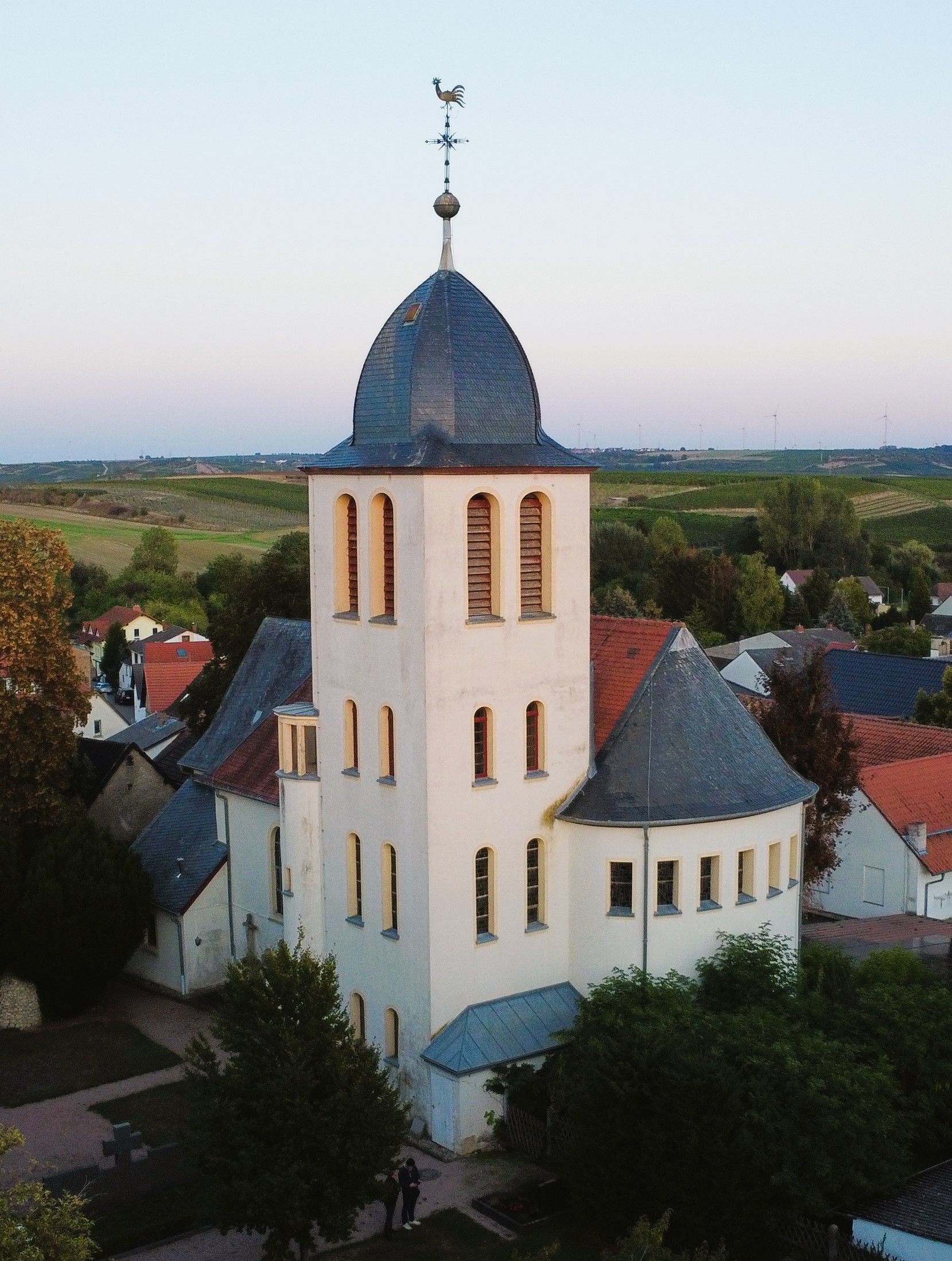 Kirche-Gau-Weinheim