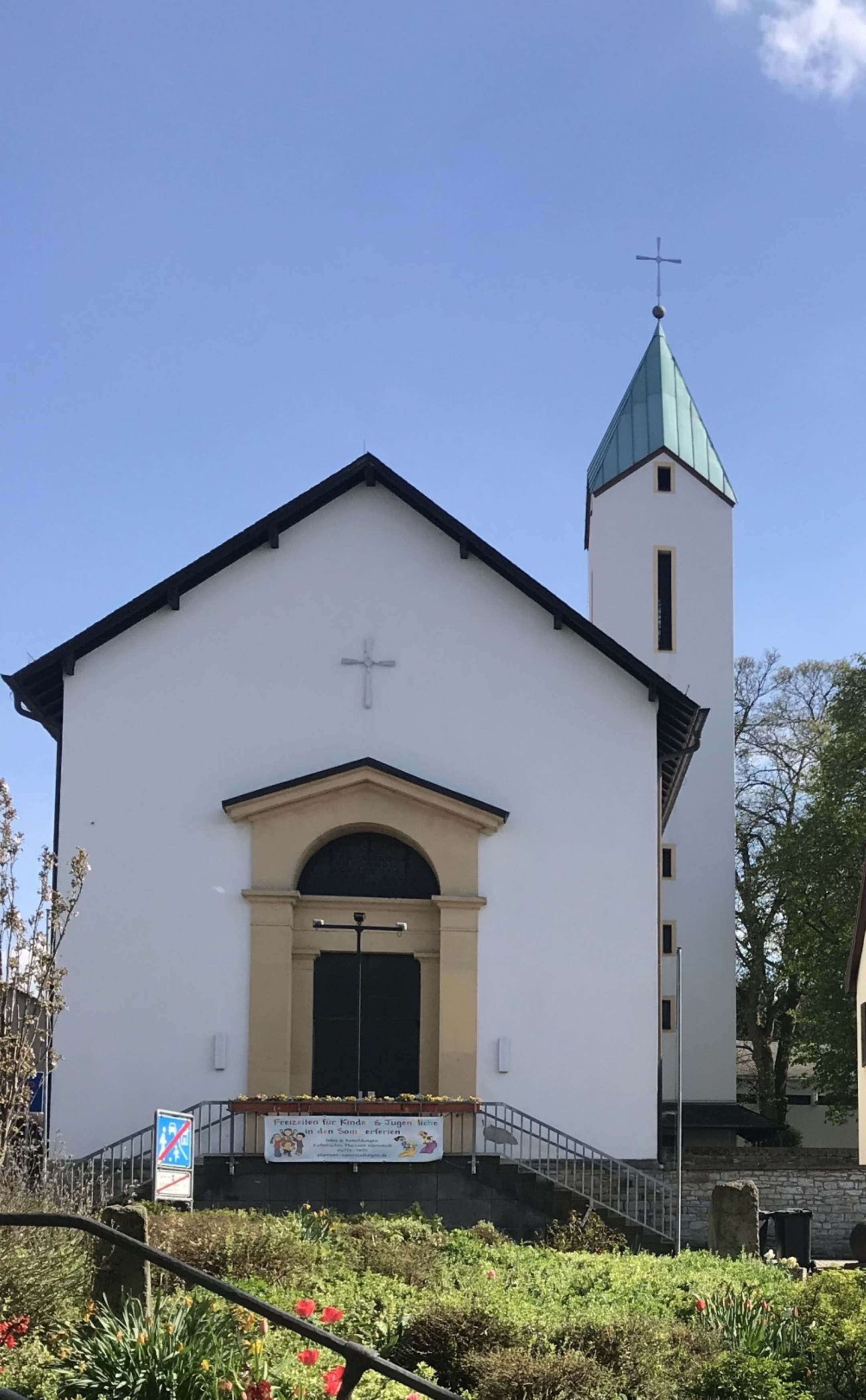 Woerrstadt-Kirche St. Laurentius