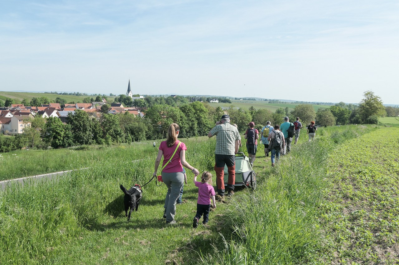 Pilgern-vom-Mittelpunkt Rheinhessens bis zu r Bergkirche in Udenheim