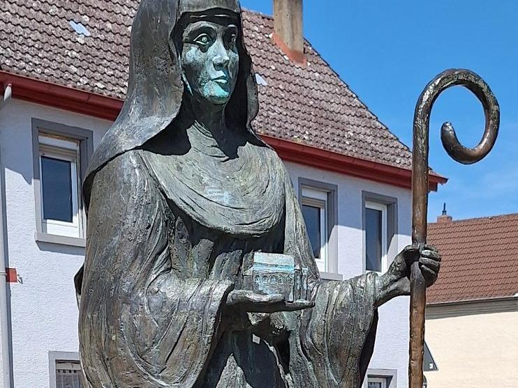 Statur der Heilige Lioba in Schornsheim