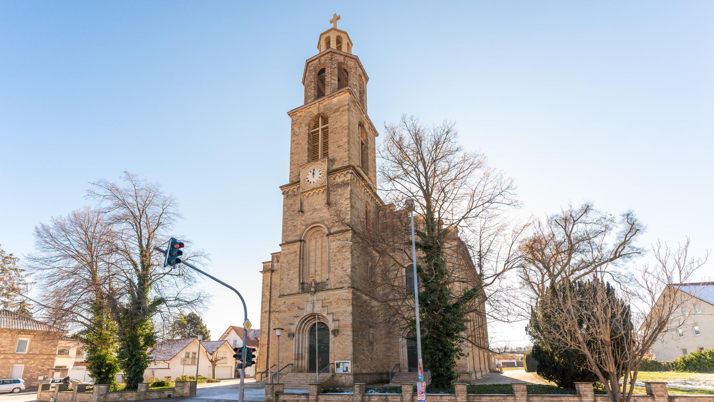 Gau-Bickelheim_kath_Kirche_St_Martin1_FotoPeterWunsch