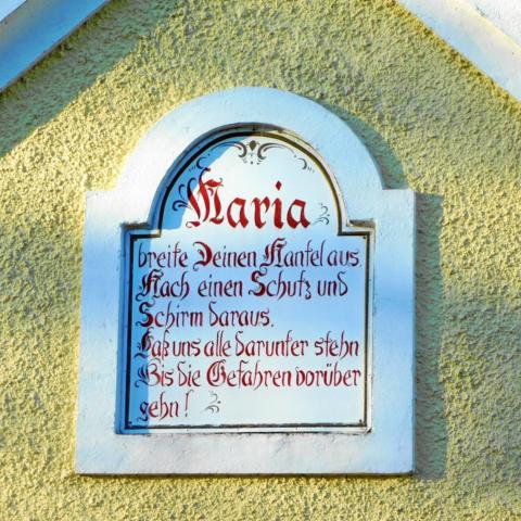 maria-breit-den-mantel-aus_by_hans-heindl_pfarrbriefservice