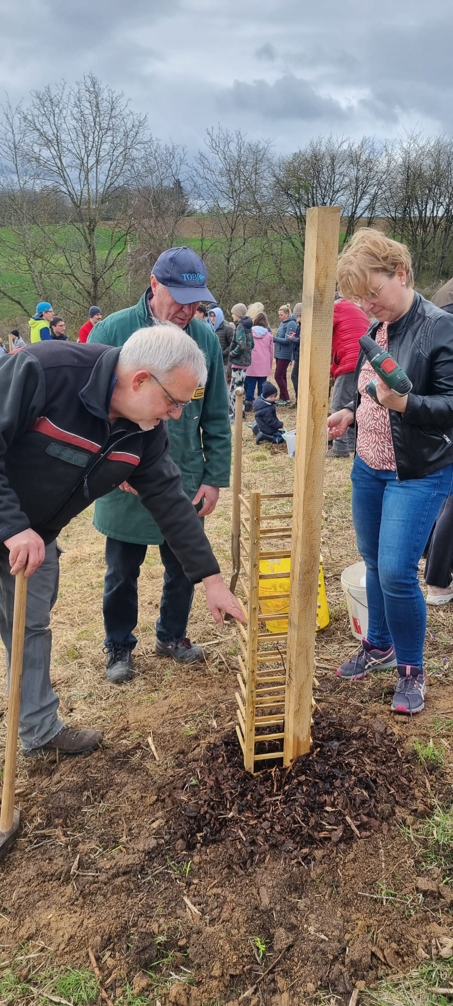 909ca1c5-c5c9-4a4c-a23d-5409b2cc15b4