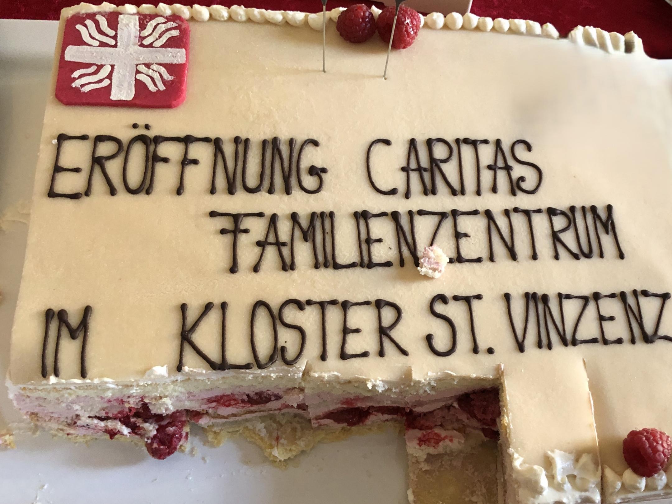 Torte zur Eröffnung des Caritas Familienzentrums Heppenheim im Kloster St. Vinzenz am 26.09.2026