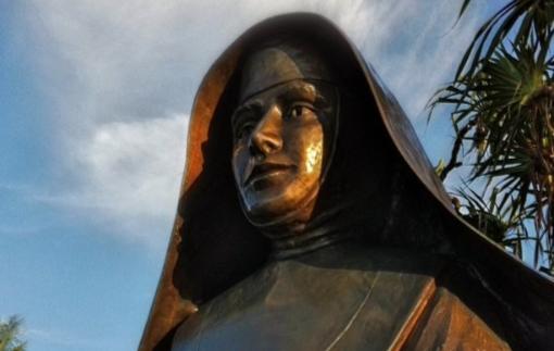 Statue der Heiligen Marianne Cope in Honolulu, Hawaii
