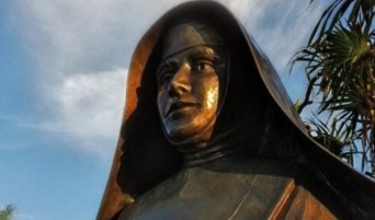 Statue der Heiligen Marianne Cope in Honolulu, Hawaii