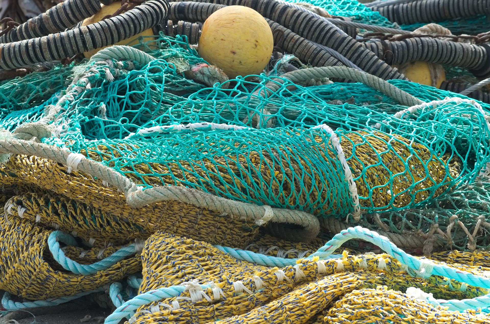 fishing-nets-2329659_1920