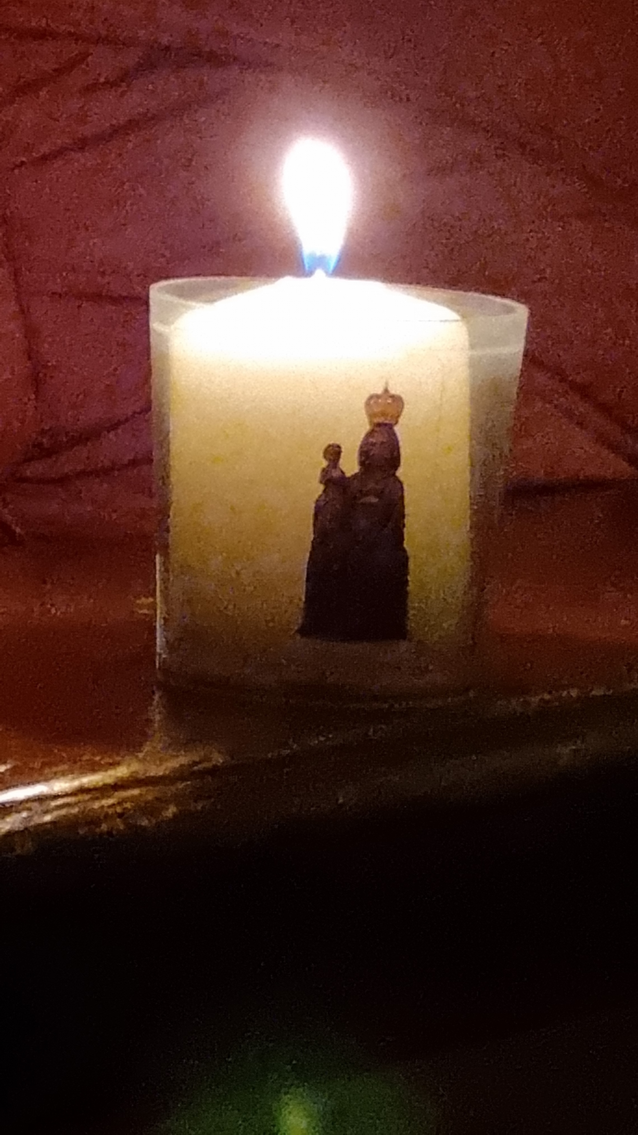 Die schwarze Madonna im Licht