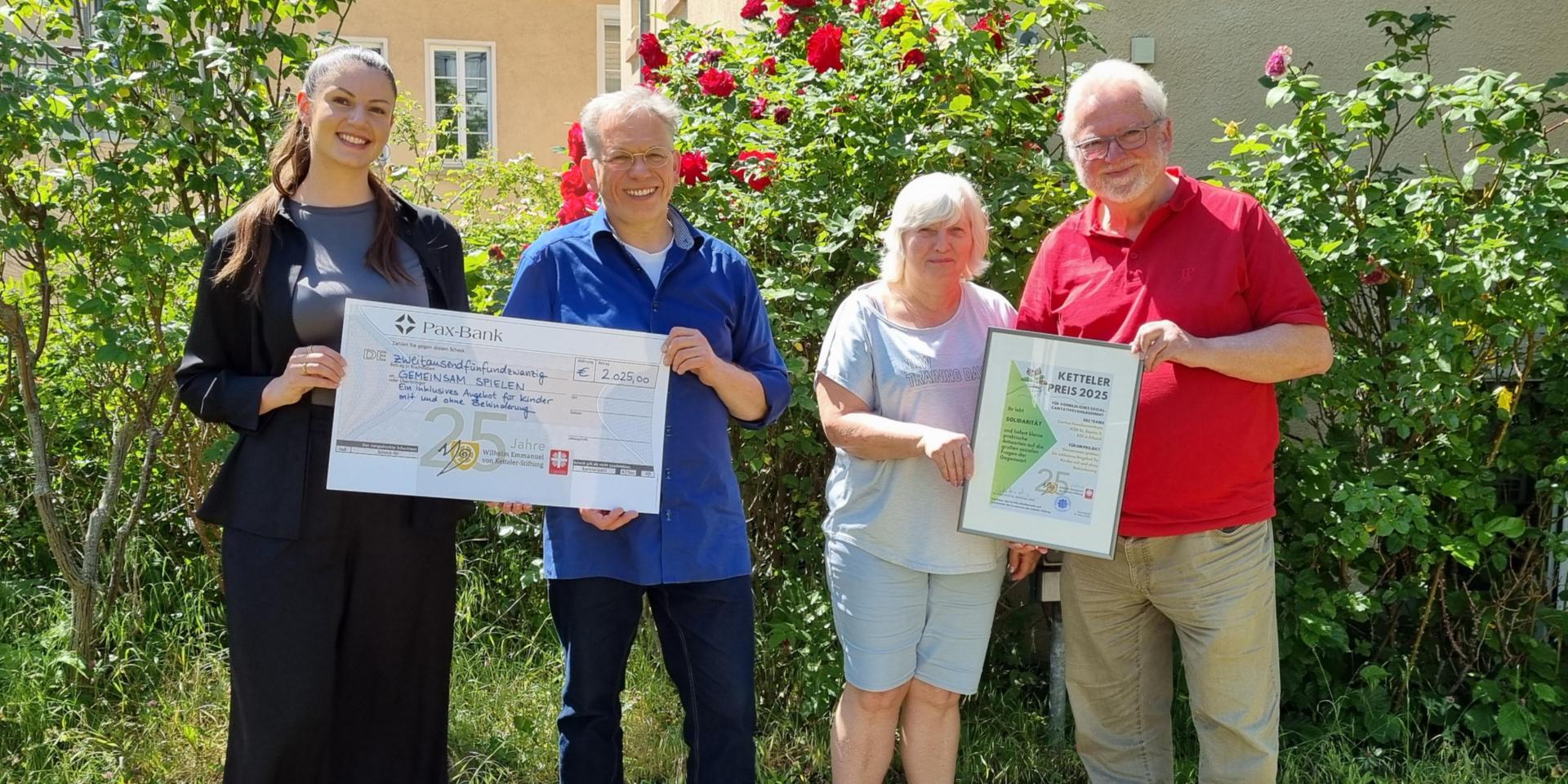 v.l.: Nadja Riss, Carsten Rohmann, Edith Kiefer, Willi Weiers