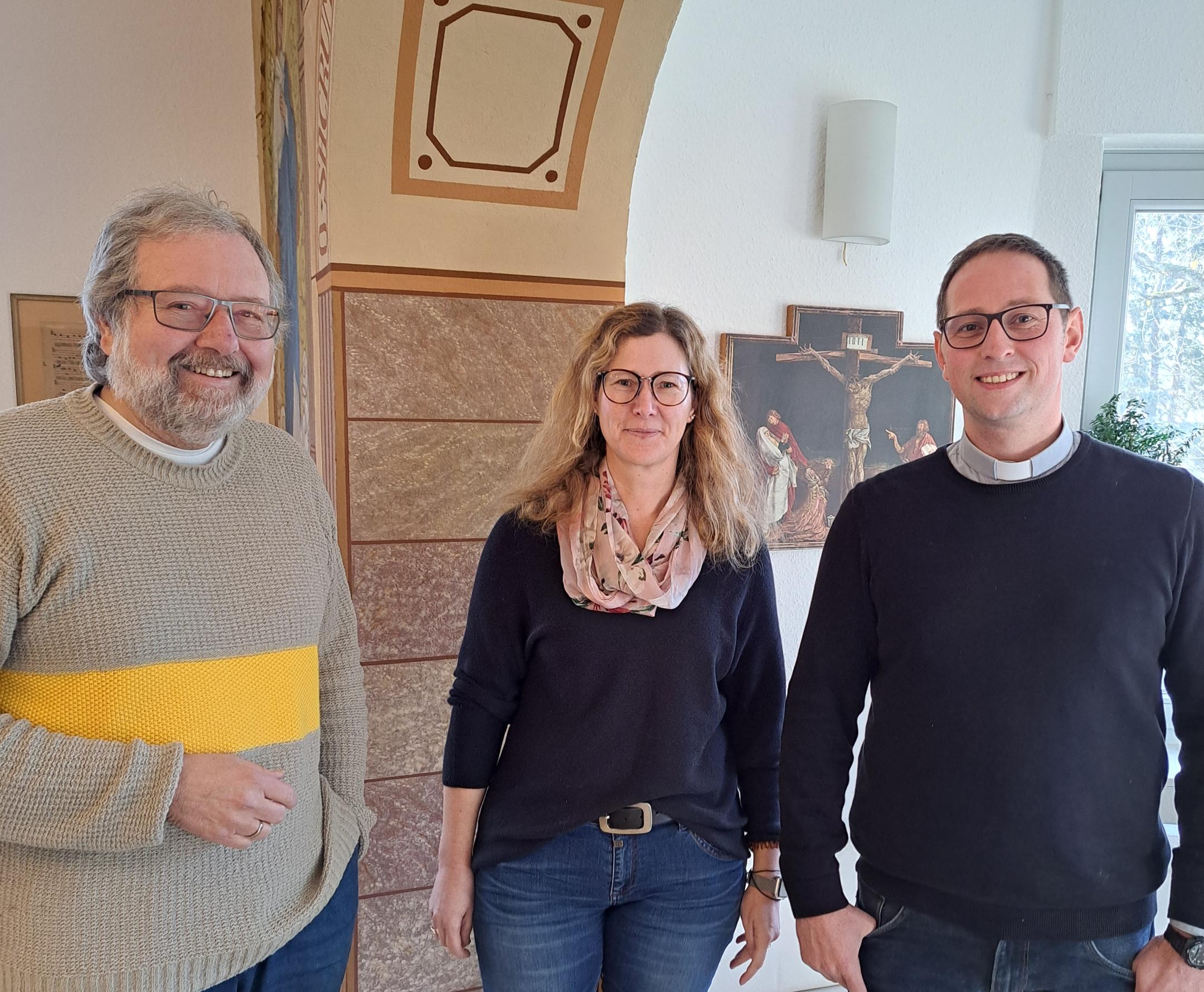 Leitung des Pastoralraums: Koordinator Manfred Göbel, Verwaltungsleiterin Andrea Tjarks und der Leitende Pfarrer Frank Blumers