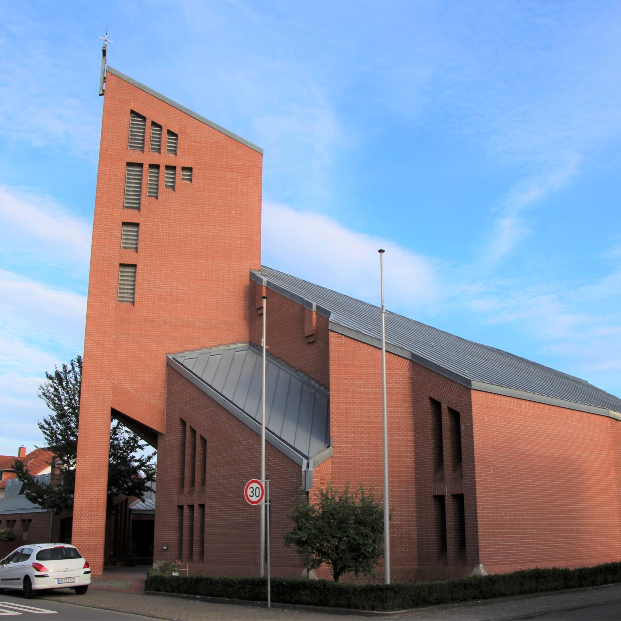 Herz_Jesu_Kirche_Außenansicht