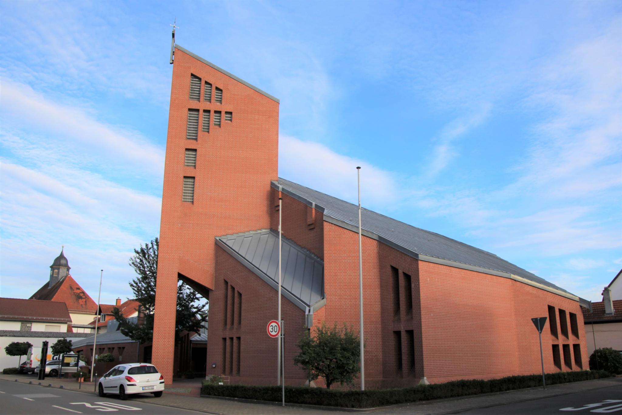 Herz_Jesu_Kirche_Außenansicht