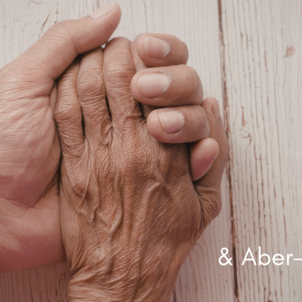 Ich glaube an das Leben, ich glaube, dass da eine Hand ist, die uns hält.