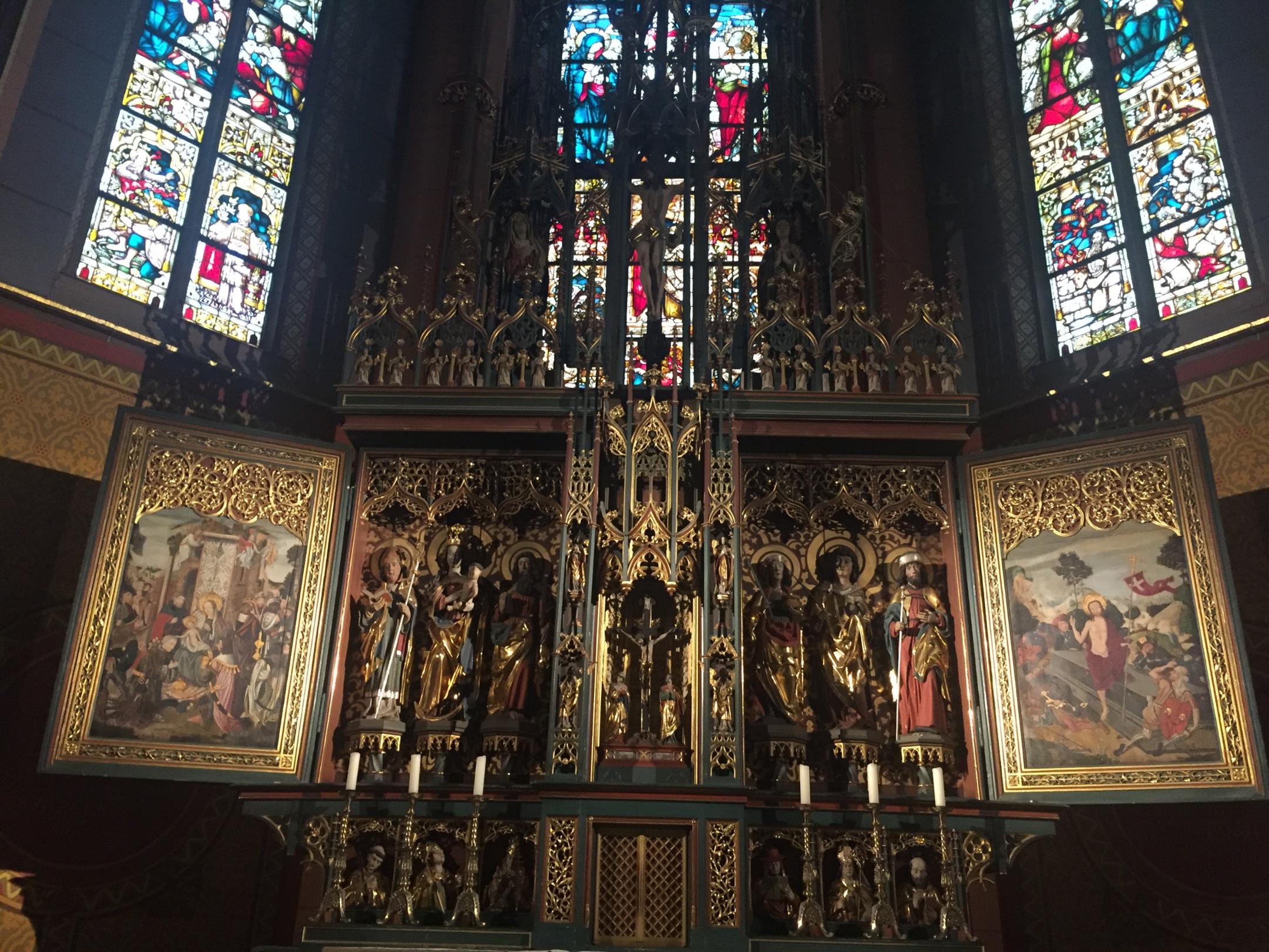 Hochaltar in der Apostelkirche