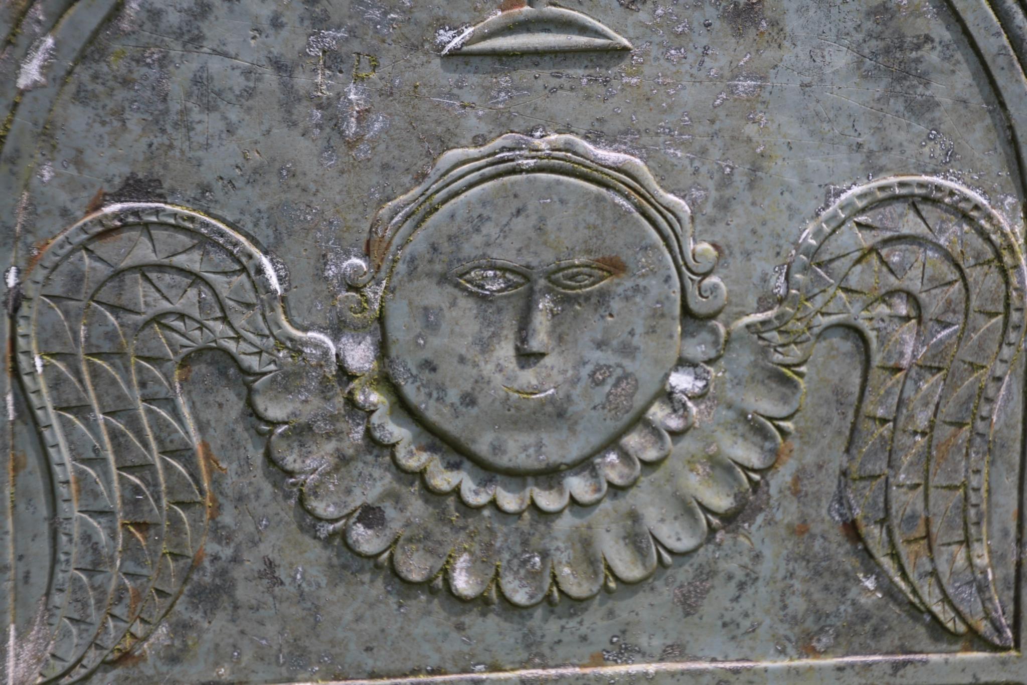 auferstandene Seele auf einem Grabstein in Südengland