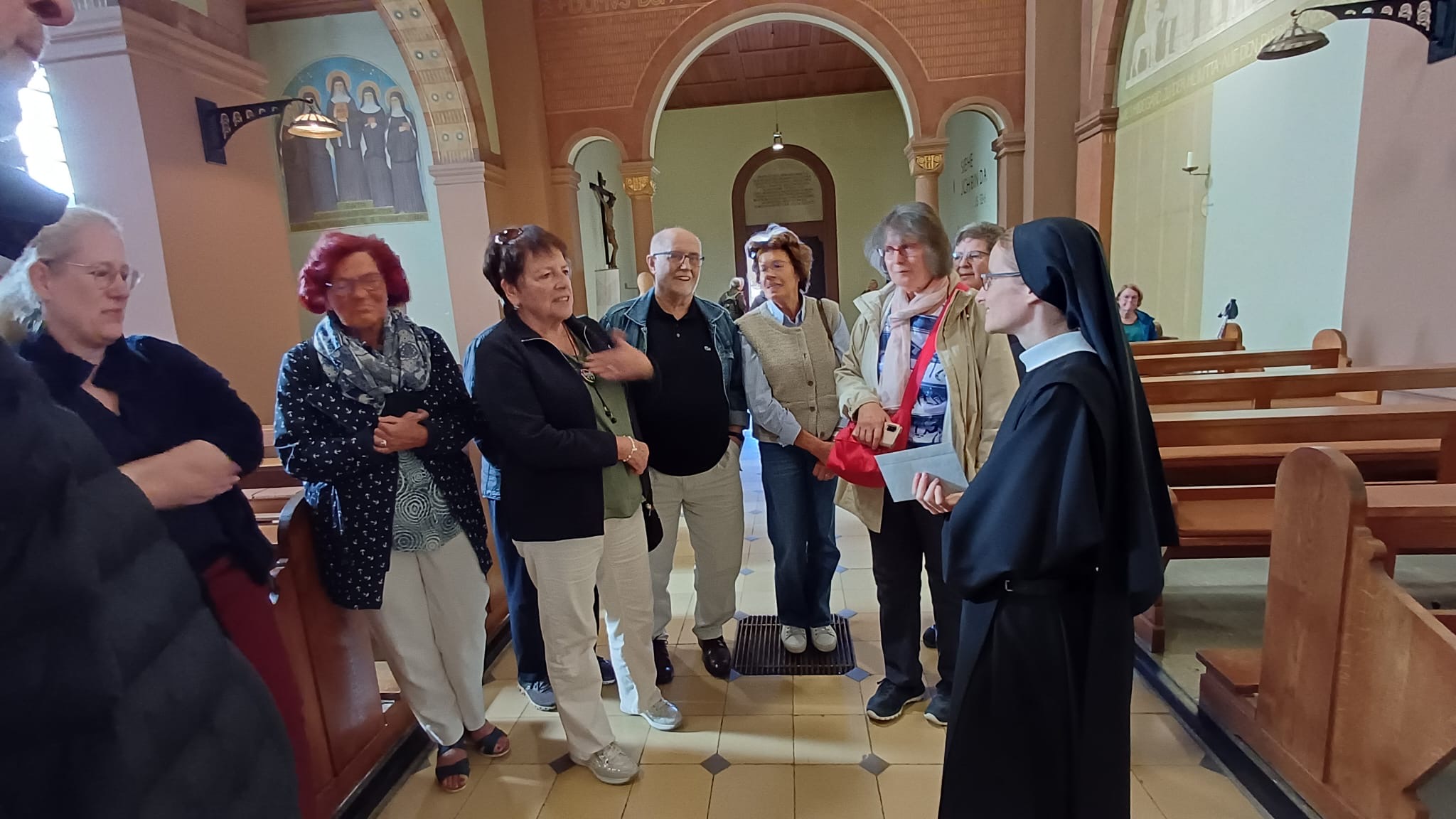 Mit Schwester Paula in der Klosterkirche