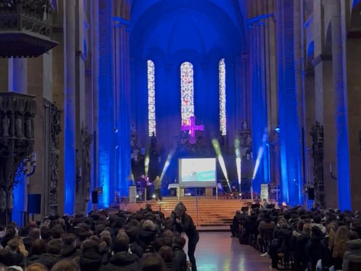 Welcome im Dom mit Bischof Kohlgraf und allen Firmspendern