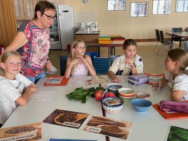 Viel Zeit, Herz und Glaube haben unsere Ehrenamtlichen mit den Kindern geteilt.