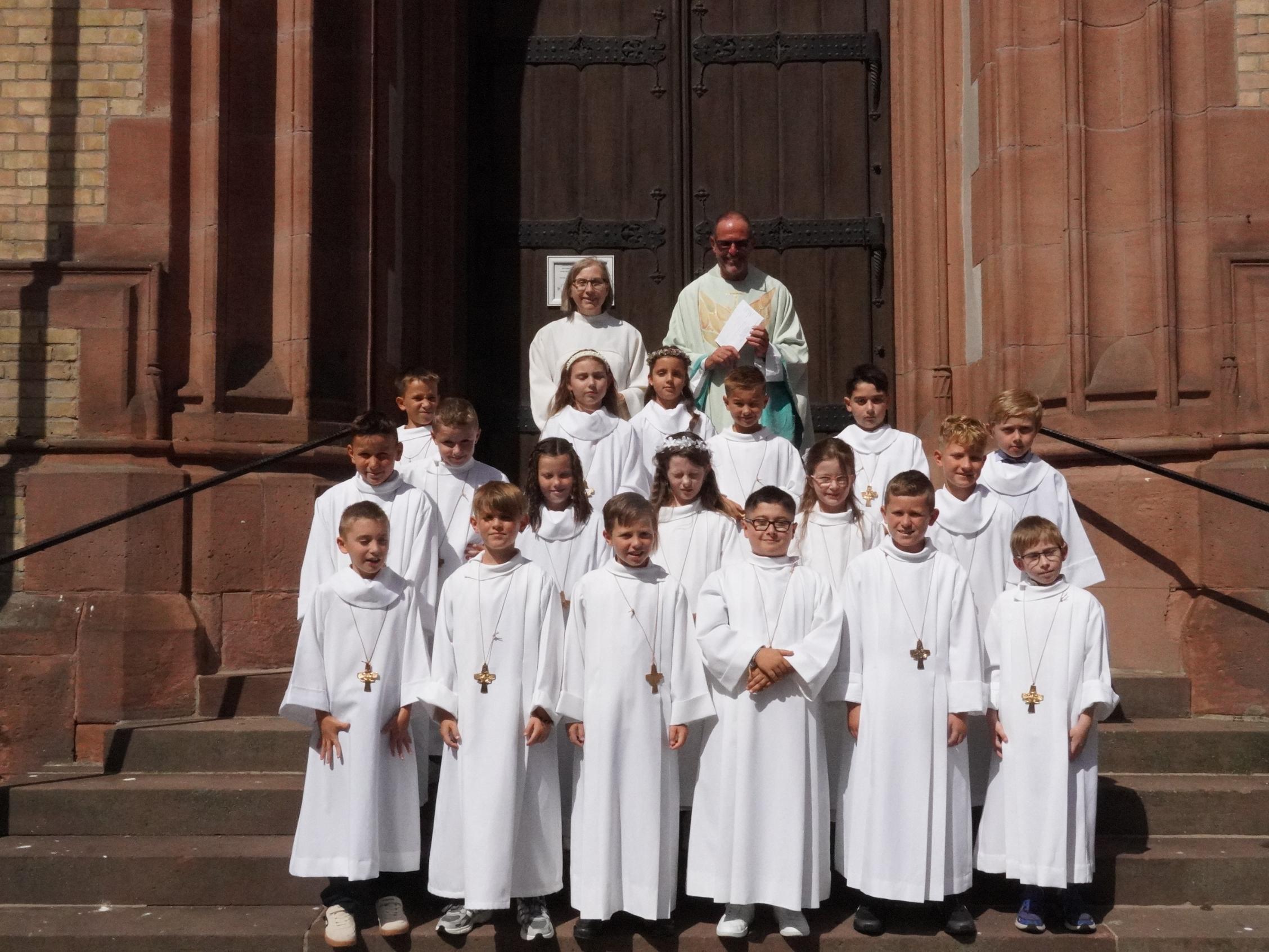 Unser Bild zeigt die Erstkommunionkinder im August 2026.