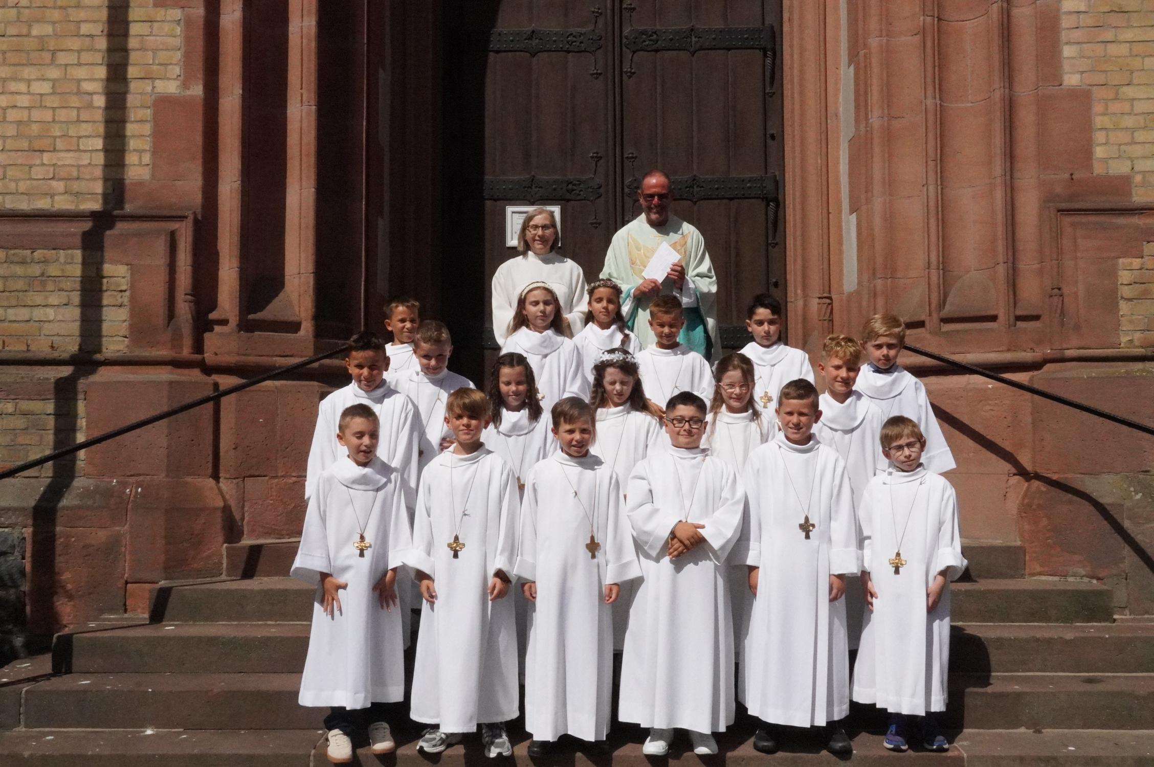 Unser Bild zeigt die Erstkommunionkinder im August 2026.